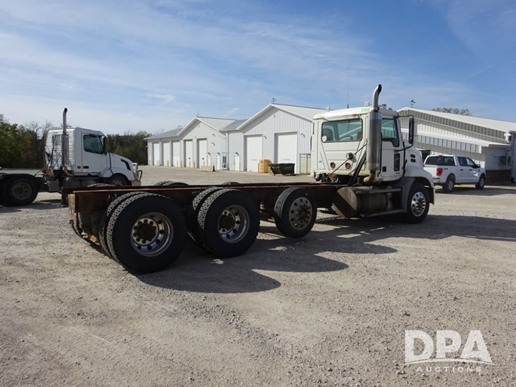 2005-mack-vision-truck-(pz13989,-unit-266)-image-18