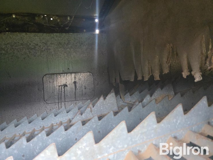 1976-gleaner-m-image-16