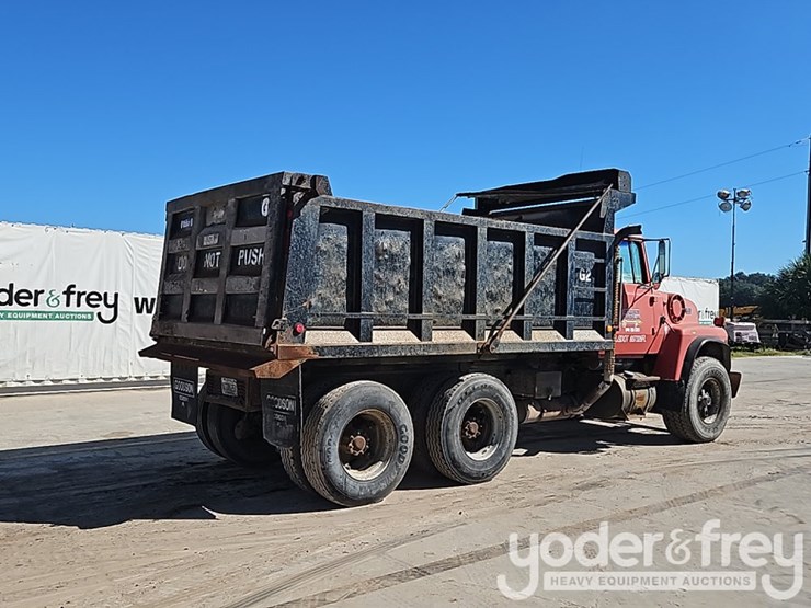 1988-ford-lt8000-image-5