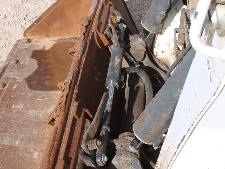 bobcat-t870-image-52