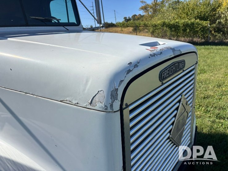 1993-freightliner-fld120-image-61