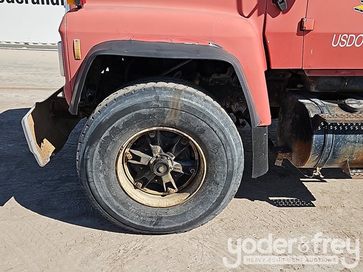 1988-ford-lt8000-image-14