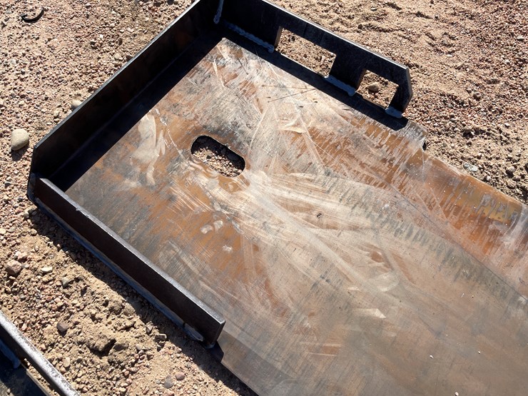 #4128-•-universal-adaptor-plate-image-3