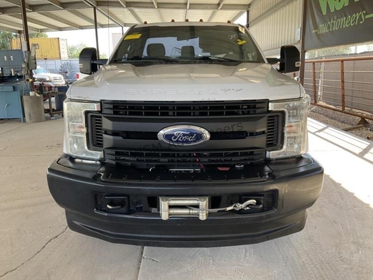 2017-ford-f350-image-3