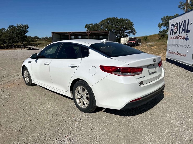 2018-kia-optima-sedan-image-2