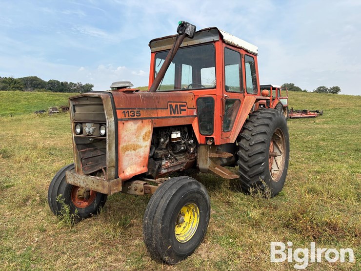 1973-massey-ferguson-1135-image-1