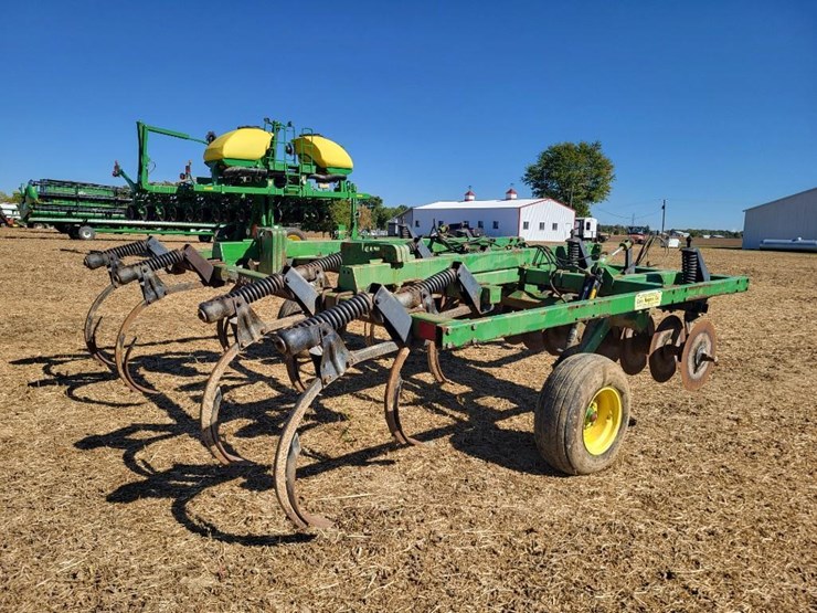 john-deere-714-image-3