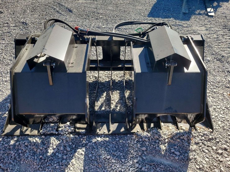 skid-steer-hollow-wood-grabber.-72"-wide.-image-1