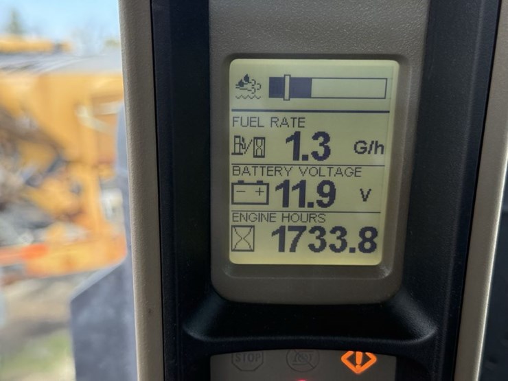 2020-case-ih-trident-5550-image-88