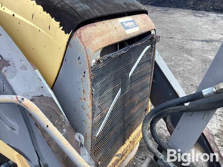 2004-volvo-bl60-image-12