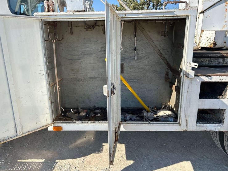 2005-international-durastar-4300-image-19