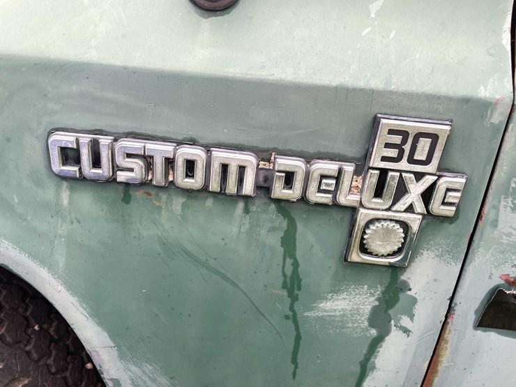 #8043-•-1981-chevy-custom-deluxe-30-truck-(has-wi-title)-image-9