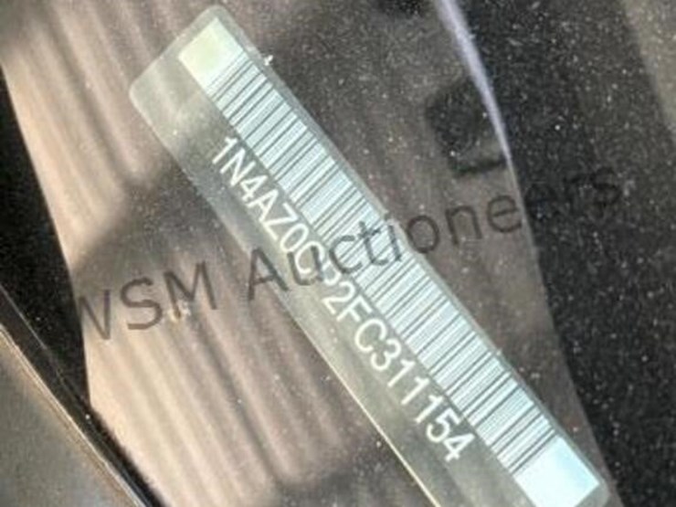 2015-nissan-leaf-s-hatchback-image-14