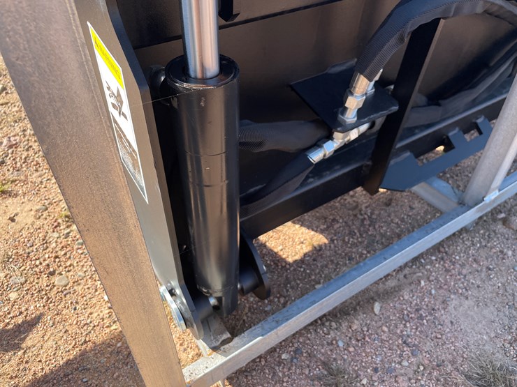 #4101-•-78"-heavy-brush-grapple-bucket-attachment-image-10