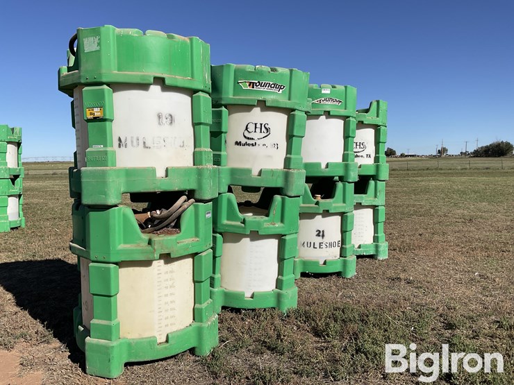 monsanto-120-gallon-liquid-fertilizer-poly-shuttles-image-1