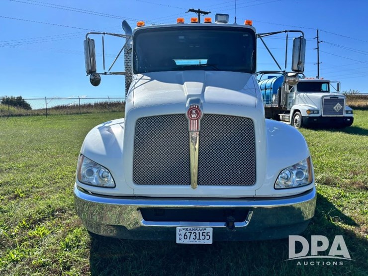 2013-kenworth-t370-image-15