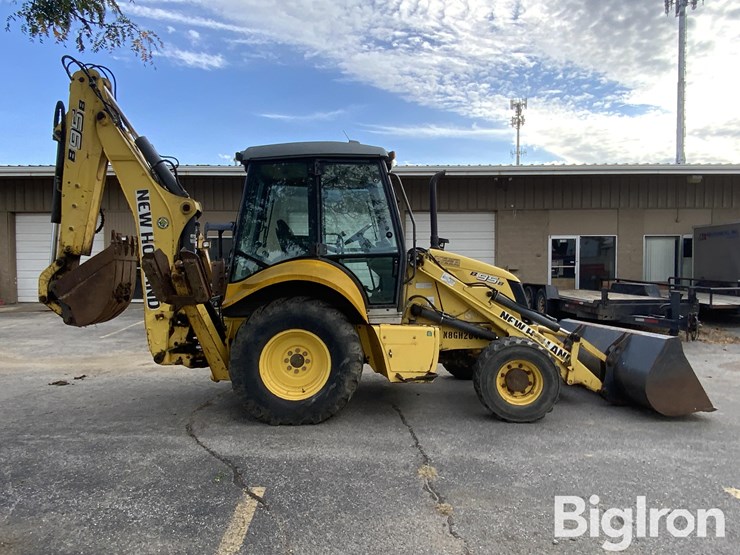 2005-new-holland-b95b-image-4