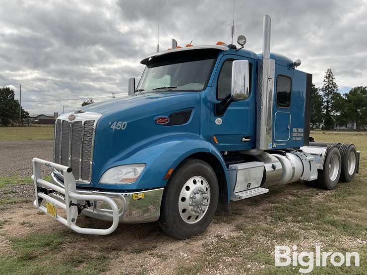 2020-peterbilt-579-image-1