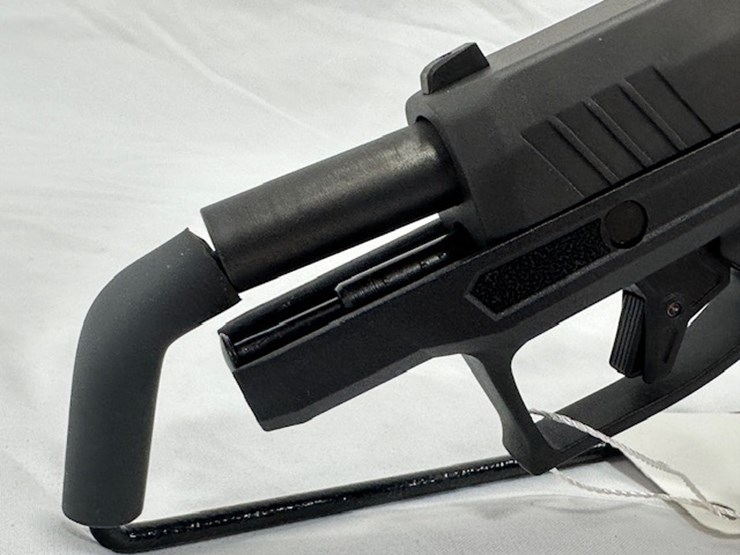 #2025-00065-•-taurus-gx4-pistol-image-36