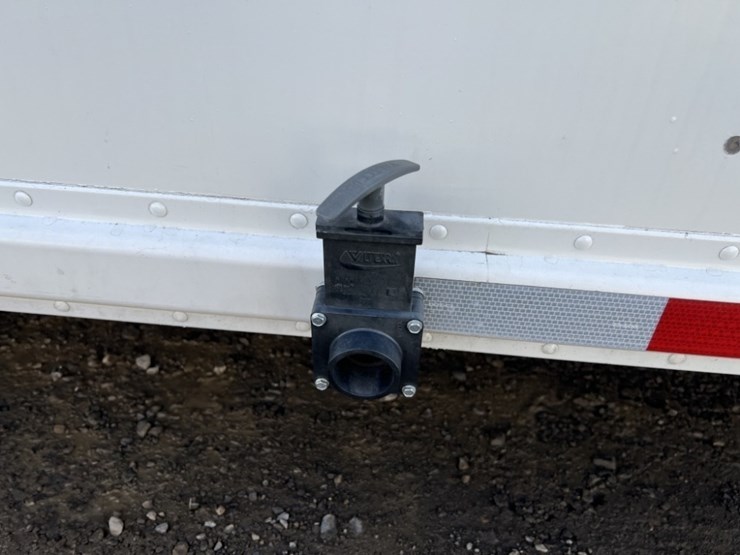 2006-freightliner-mt45-image-24