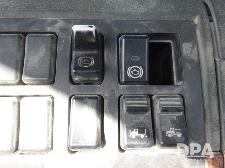 2007-volvo-vnl-day-cab-truck-(pz13987,-unit-110)-image-98