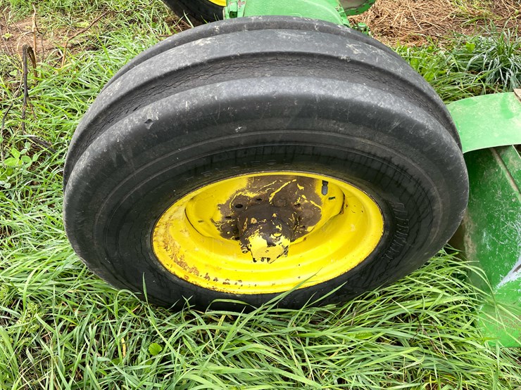 john-deere-3010-image-44