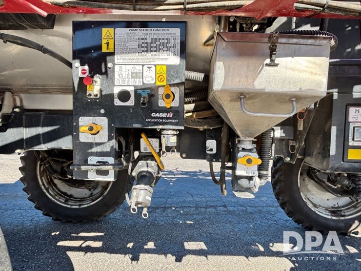 2020-case-ih-patriot-4440-image-30