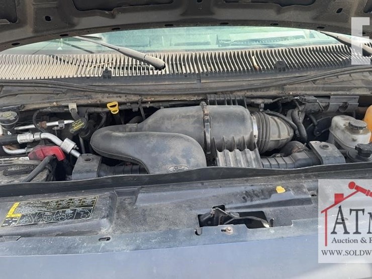 2011-ford-e350-image-13