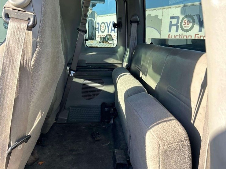 2005-ford-f350-image-22