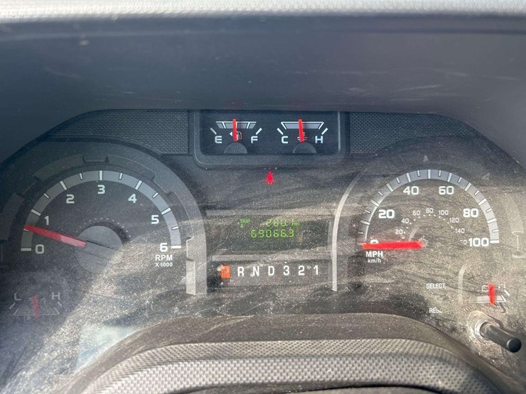 2015-ford-e350-image-12