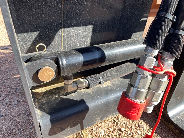 #4090-•-wolverine-pallet-fork-hydraulic-adjustable-attachment-image-9