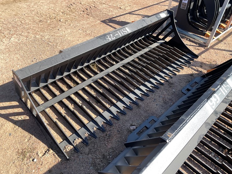 #4110-•-78"-rock-bucket-attachment-image-1