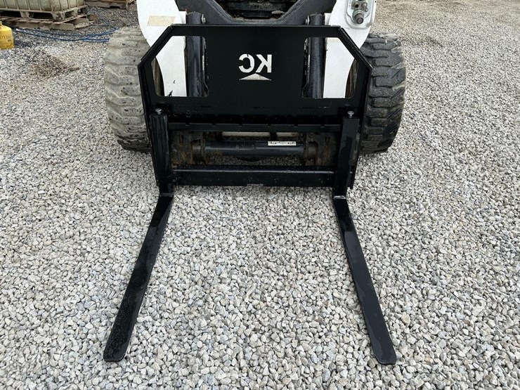 kit-container-42"-mini-skid-steer-forks-image-2