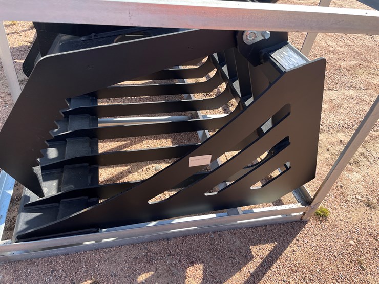 #4114-•-72"-rock-grapple-bucket-attachment-image-14