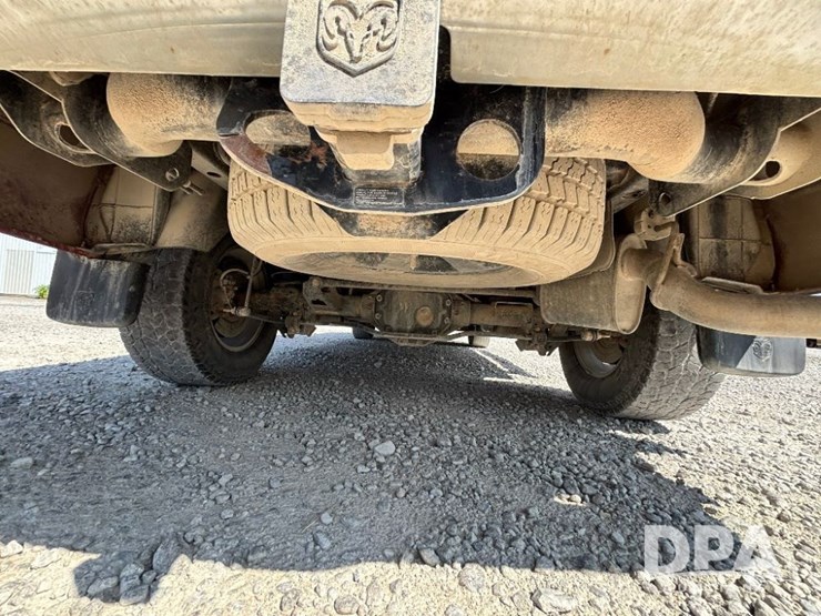 2017-ram-1500-slt-image-34