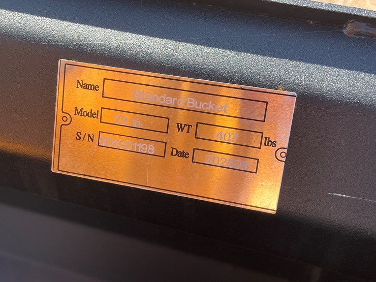 #4106-•-72"-bucket-attachment-image-11