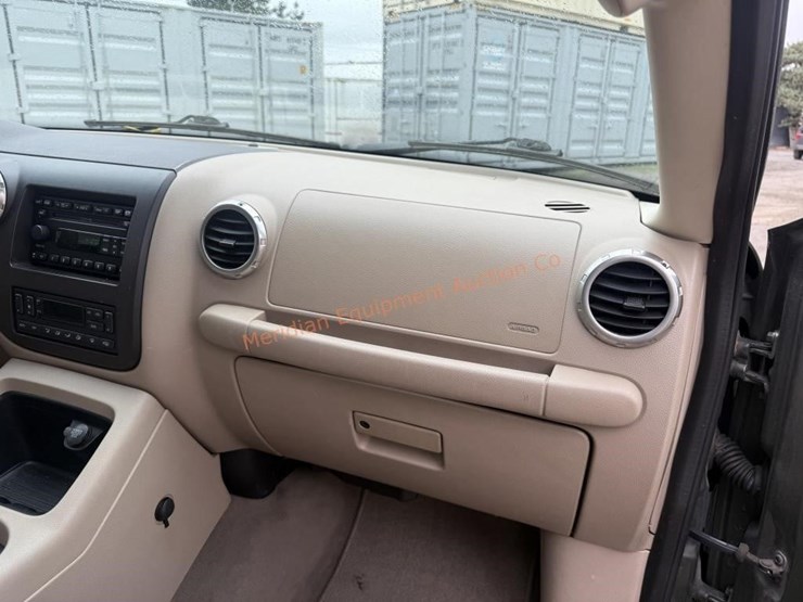 2003-ford-expedition-image-29