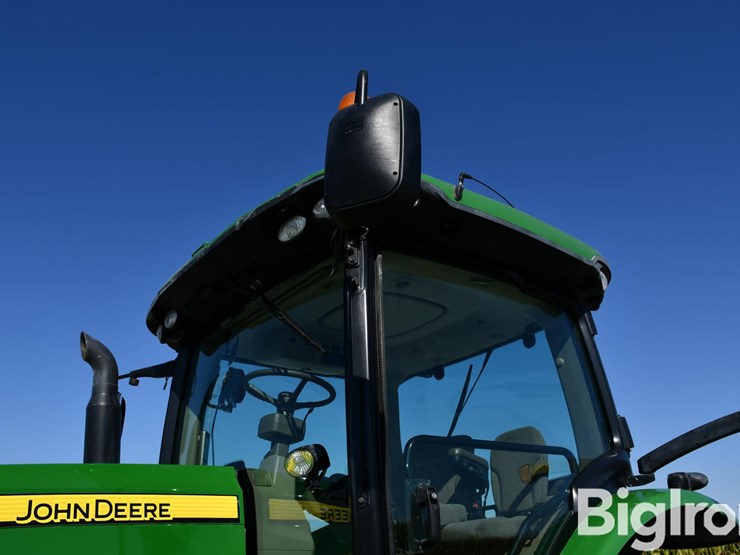 2011-john-deere-8285r-image-17