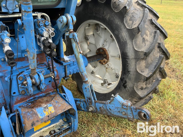 1990-ford-8730-image-13