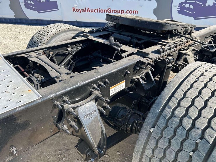 2021-freightliner-cascadia-116-image-20