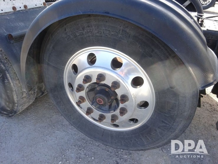 2016-freightliner-coronado-day-cab-glider-truck-(pz13983,-unit-716)-image-57