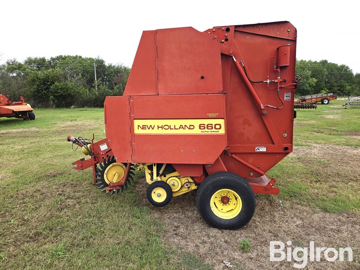 new-holland-660-image-8