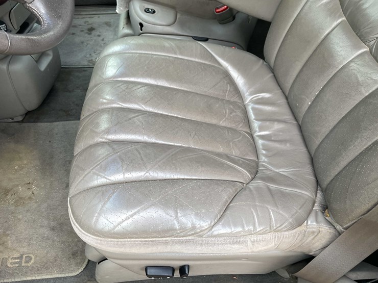 1999-chrysler-town-&-country-image-131