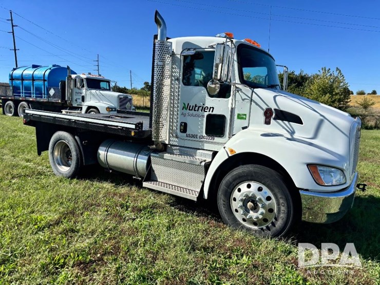 2013-kenworth-t370-image-2