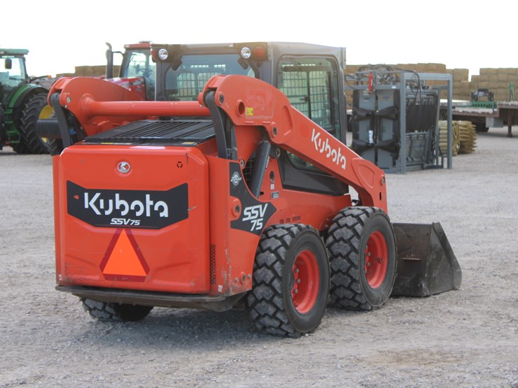2023-kubota-ssv75-image-7