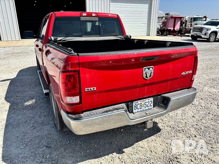 2017-ram-1500-slt-image-9