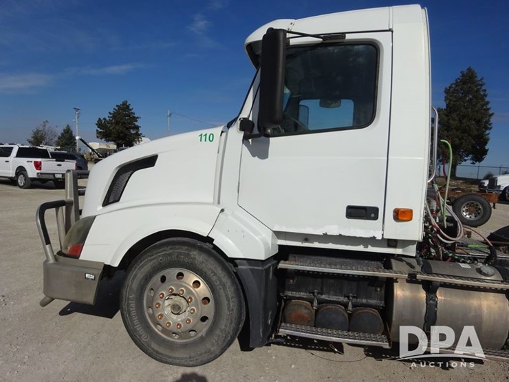 2007-volvo-vnl-day-cab-truck-(pz13987,-unit-110)-image-69