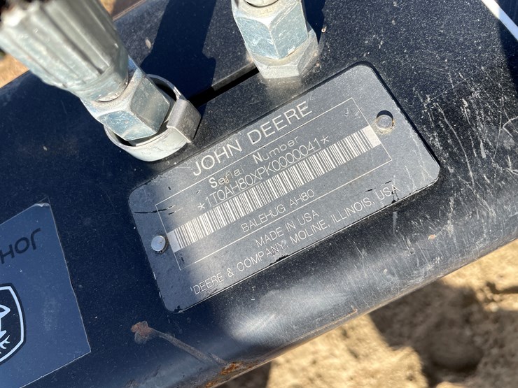 #4086-•-john-deere-pro-ah80-bale-squeeze-attachment-image-15
