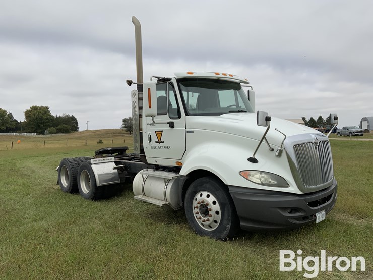 2010-international-prostar-image-3