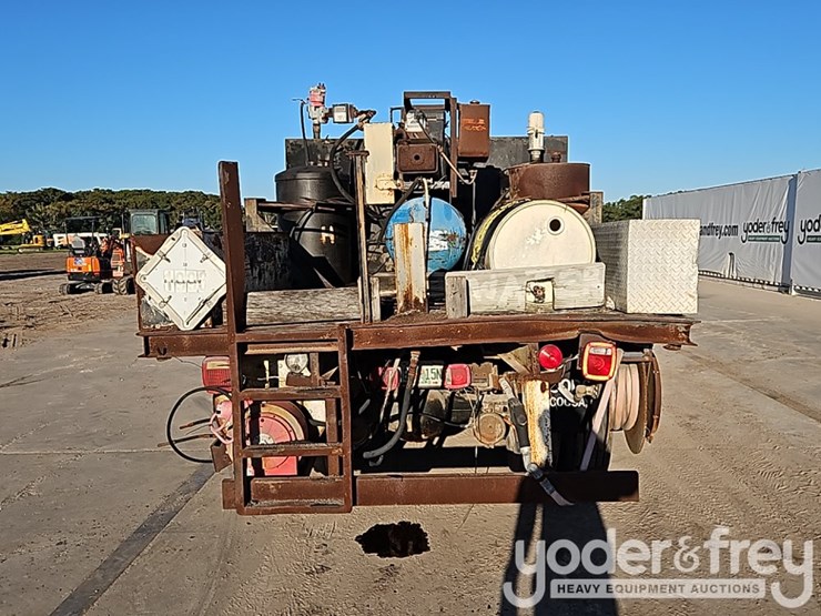 1988-ford-l8000-image-15